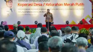 Bupati-Kediri-Hanindhito-Himawan-Pramana-beri-seminar-penguatan-usaha-kepada-ketua-koperasi.jpg