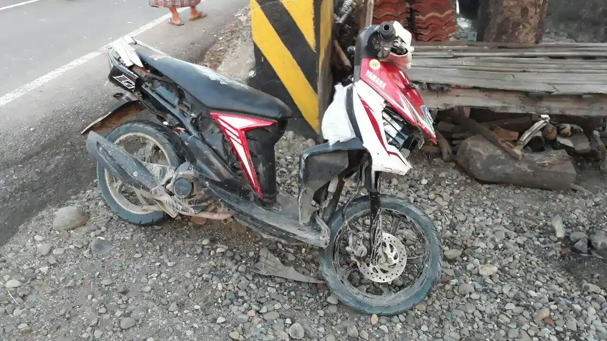 Mio Vs Xenia di Poros Jeneponto, Herni Dilarikan ke RSUD Lanto Dg Pasewang