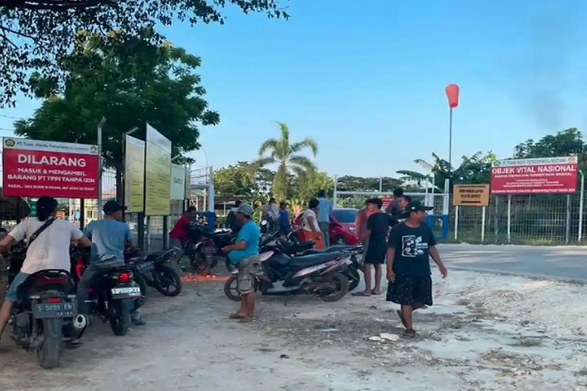 Tuntutan Warga Tasikharjo Tuban Desak TPPI Beri Kompensasi Usai Kebakaran,