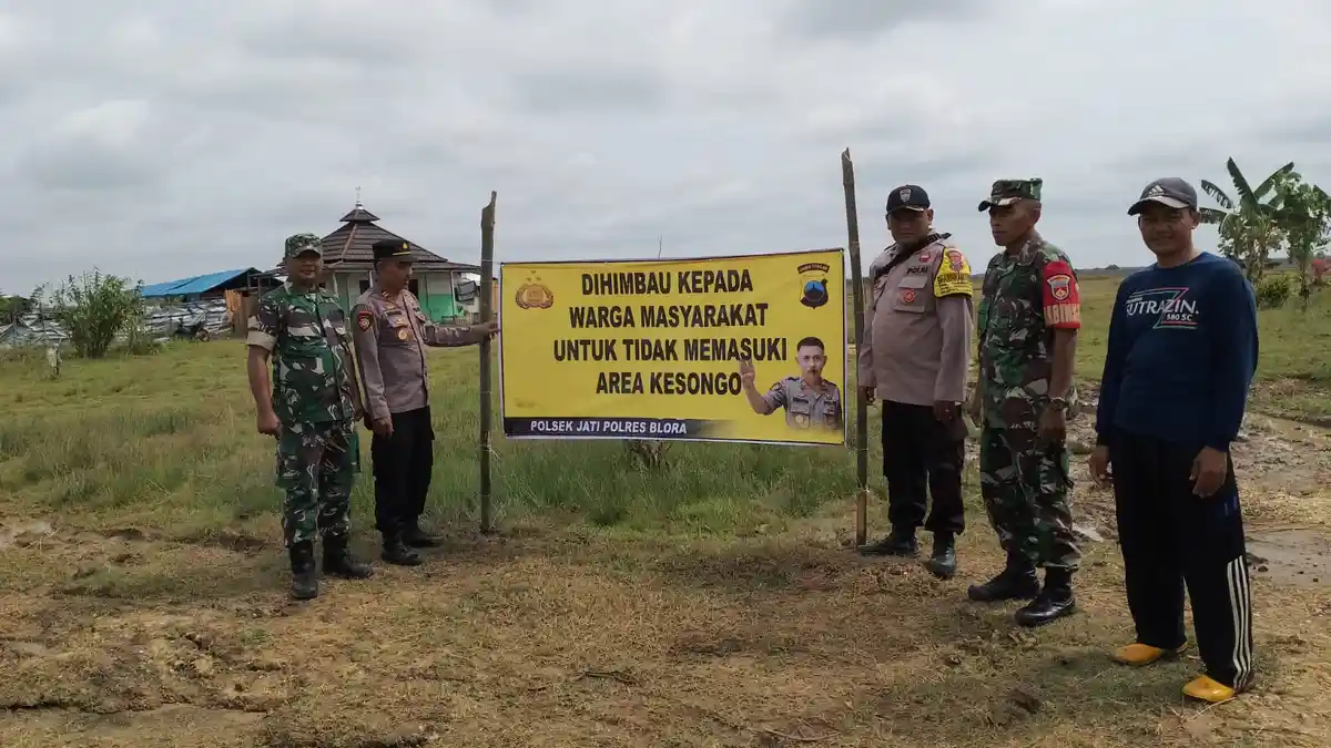 Warga Dilarang Masuk Area Oro-oro Kesongo Blora, Polisi Pasang Rambu Larangan