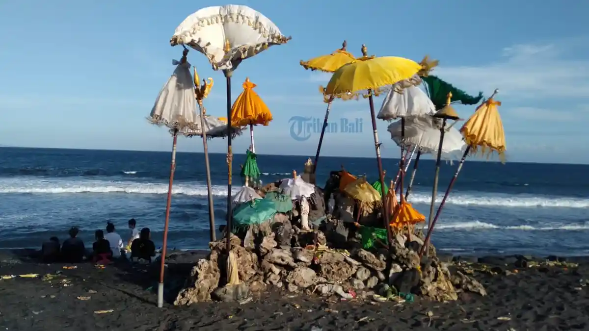 Asal Muasal Nama Pantai Purnama di Gianyar Bali