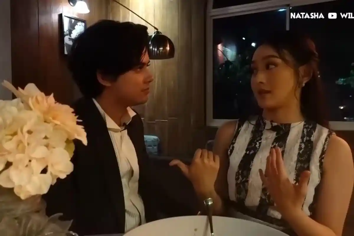 Romantis Banget! Perlakuan Aliando Syarief ke Natasha Wilona Saat Dinner Disorot