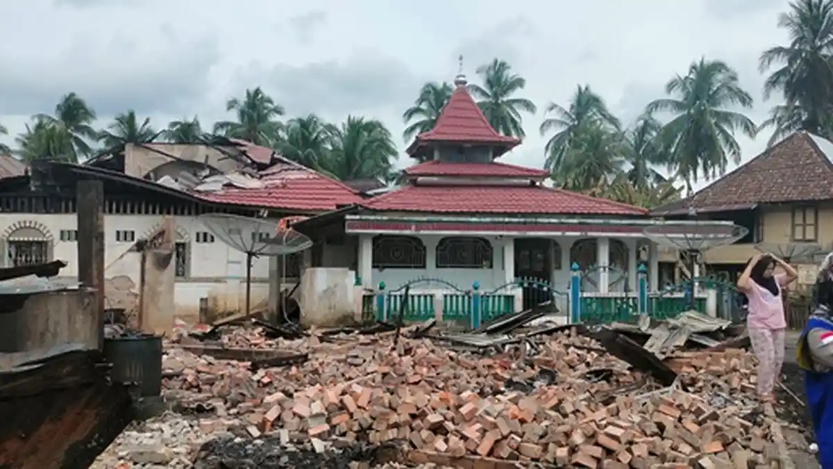 Pemkab Sarolangun akan Hibah Rp 500 Juta Untuk Pembangunan Masjid yang Terbakar di CNG