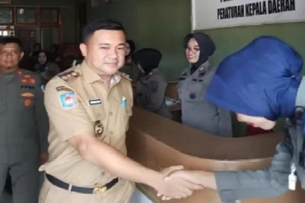Wakil Bupati Konawe Selatan Wahyu Sidak Kehadiran ASN, Temukan Banyak Pegawai Terlambat Berkantor