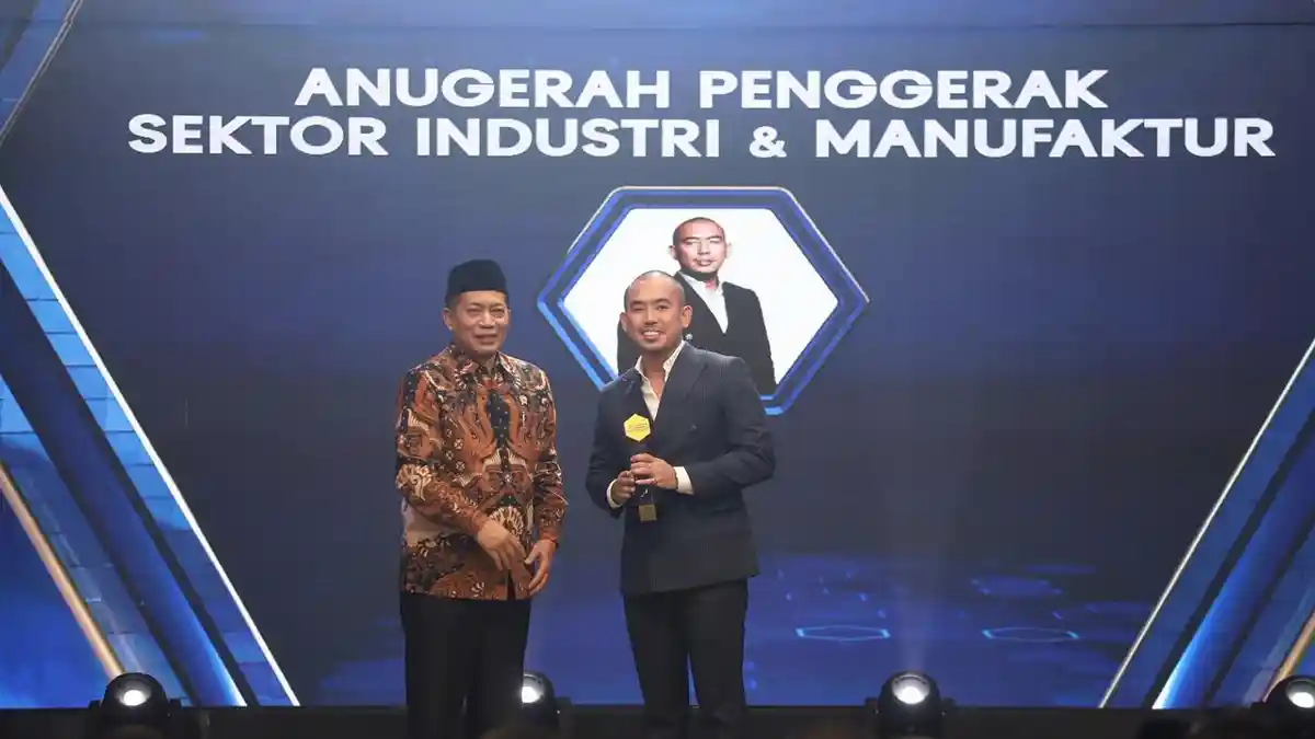 CEO Solid Corp George Santos Raih Anugerah Penggerak Nusantara 2025 ...