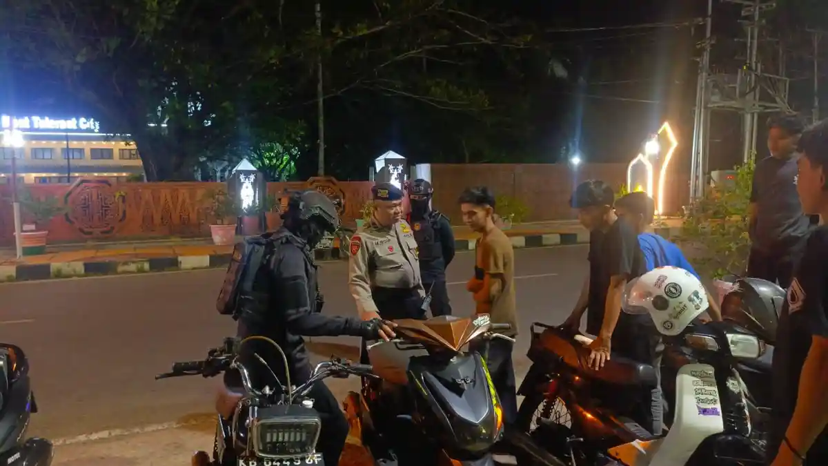 Sat Samapta Polres Singkawang Kepung Titik Rawan saat Patroli Malam ...
