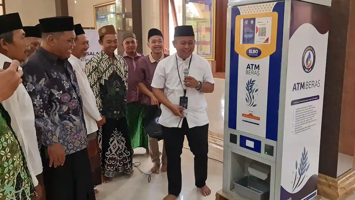 Ada ATM Beras di Masjid Darussalam Getassrabi Kudus, untuk Bantu Warga Kurang Mampu