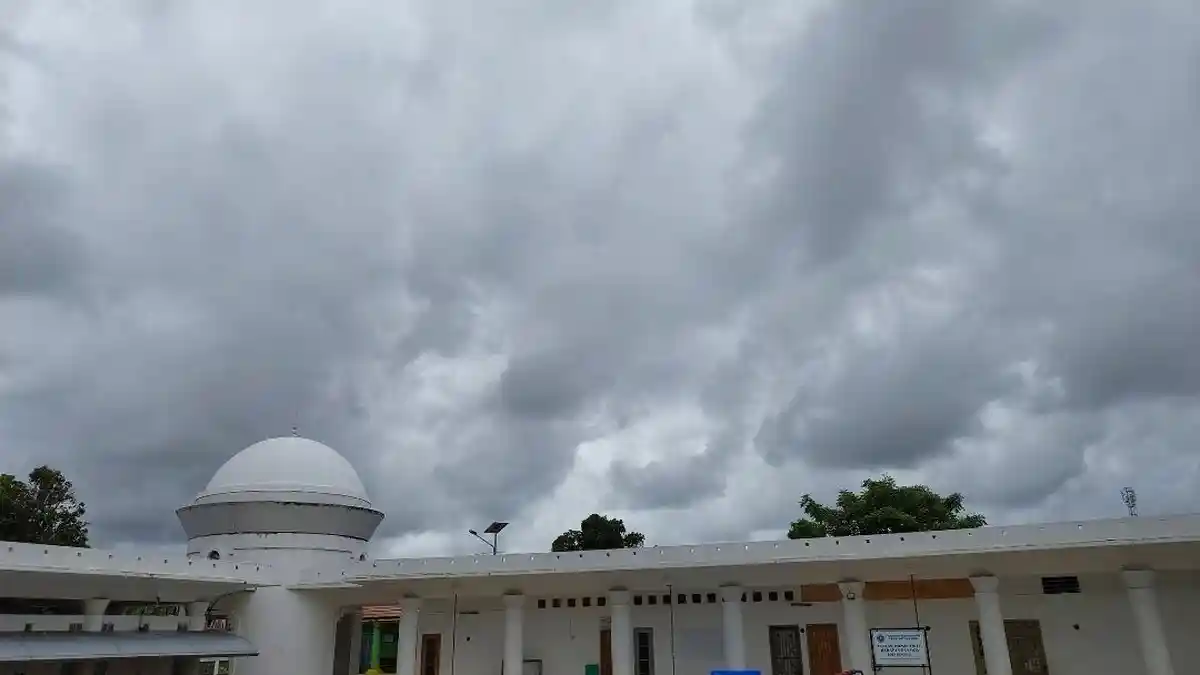 Peringatan Dini Cuaca BMKG Bengkulu Hari Ini, Waspada Hujan Lebat Disertai Angin Kencang