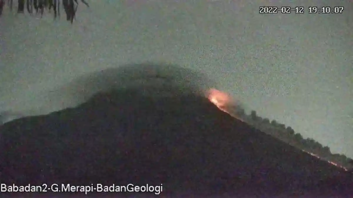 Status Siaga, Gunung Merapi Keluarkan 16 Kali Guguran Lava Pijar pada Minggu Pagi