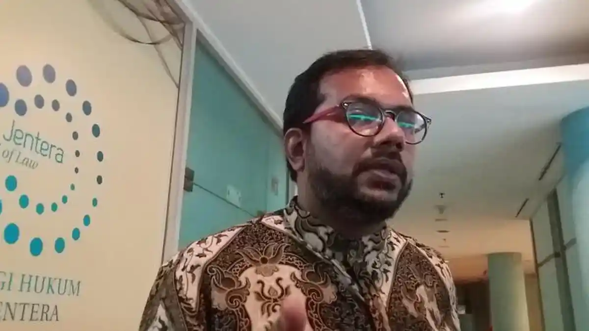 Haris Azhar Blak-blakan Buka Informasi Perlindungan' Buronan KPK Nurhadi, Datangi Gedung KPK