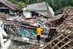 Rumah Porak-Poranda Dihatam Gempa Cianjur