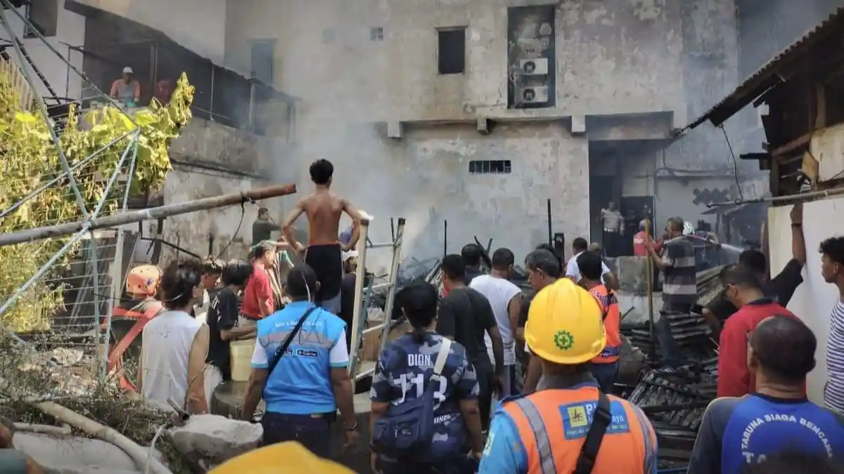 Rumah Indekos di Honipopu Ambon Ludes Terbakar, Satu Korban Luka Bakar