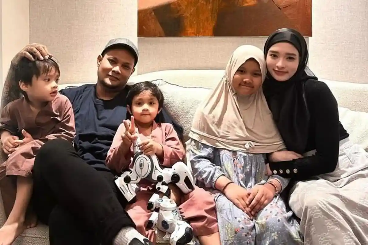 Belum Seminggu Usai Kompak Foto Bareng, Tingkah Virgoun Mangkir Sidang Buat Geram Inara Rusli