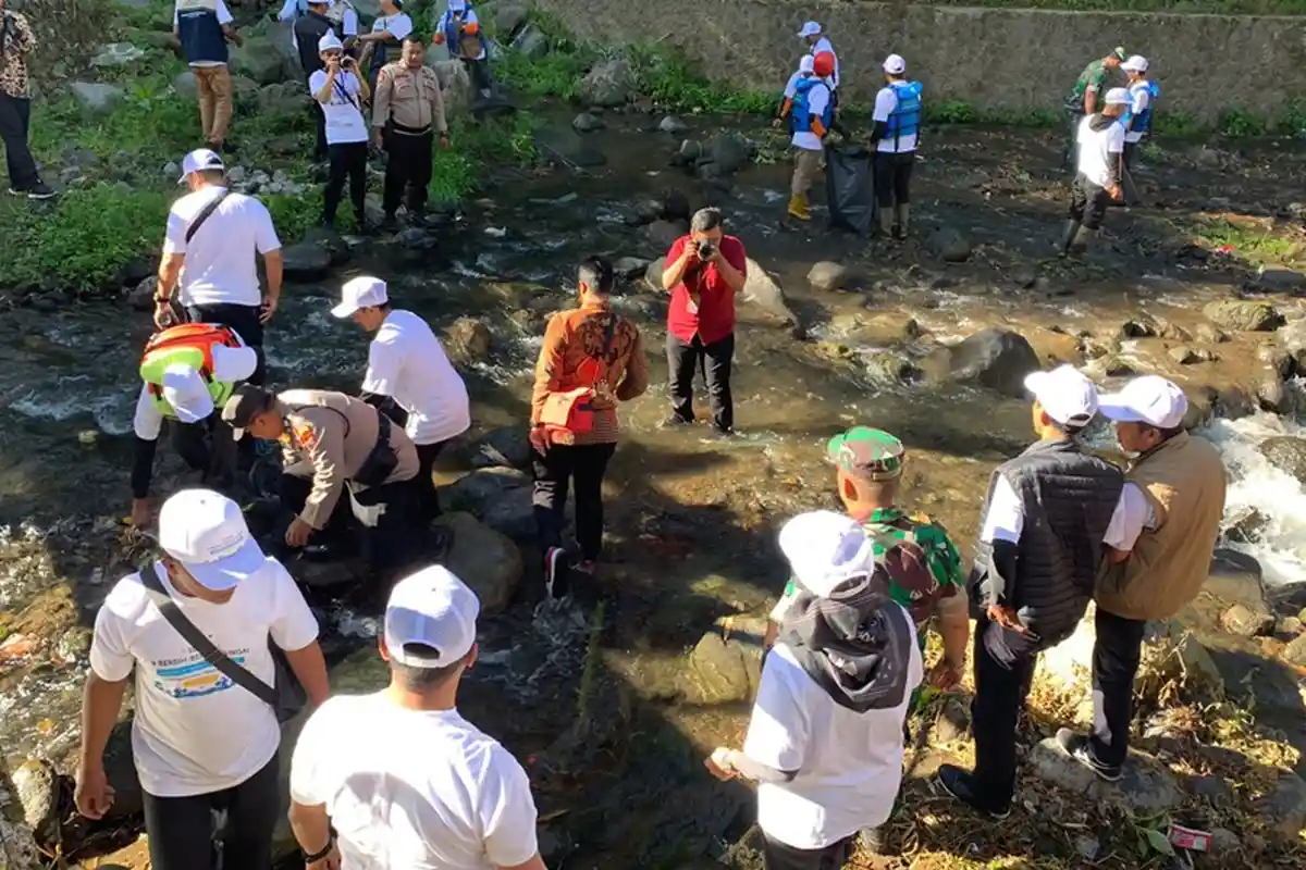 Susur dan Bersih-bersih Sungai Serayu Wonosobo, 4 Kuintal Sampah Terkumpul