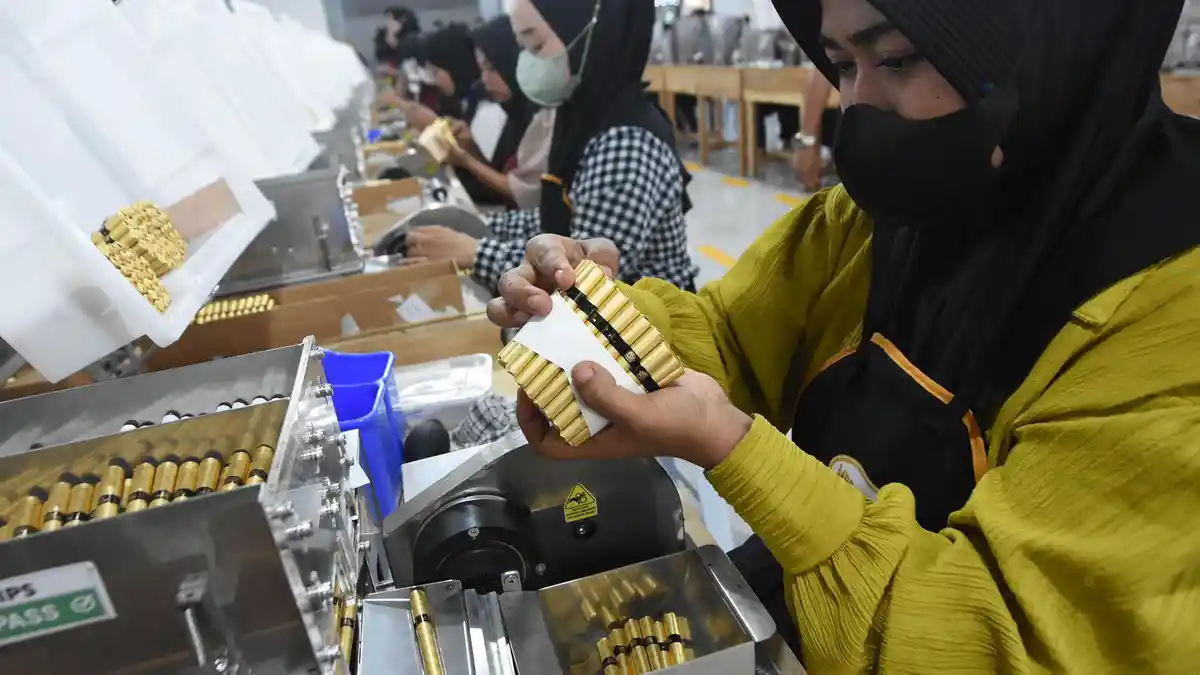 Industri Rokok SKT Serap Banyak Tenaga Kerja Perempuan di Jawa Timur