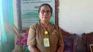 Sosok-Yuliana-Vinsensia-Siri-Kepala-UPTD-SDN-Naikoten-2.jpg
