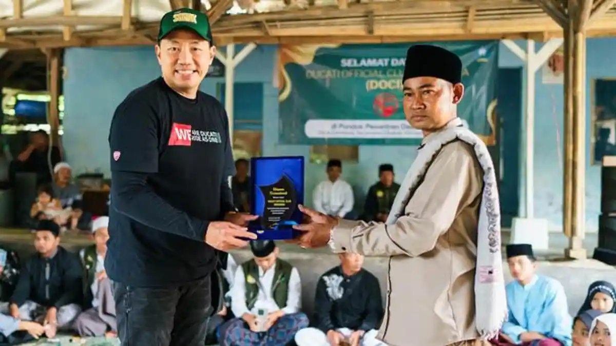 Komunitas Ducati Renovasi Pesantren Bekas Kandang Ayam di Sukabumi