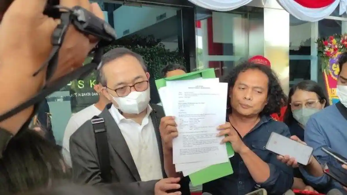 Deolipa Blak-blakan Ungkapkan Bharada E Diimingi Rp 1 Miliar oleh Ferdy Sambo dan Istrinya