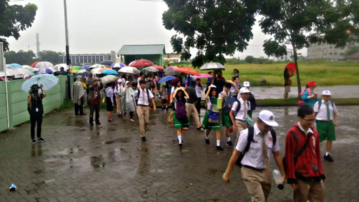 Kapolda Berhasil Buka Pagar Sekolah Cinta Budaya yang Digembok Mantan Pangdam