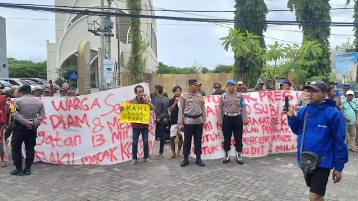 PN Gresik Didesak Tolak Gugatan Rp 13 M, KH Kades Miliarder Tegaskan Aset Dalam Penguasaan Desa