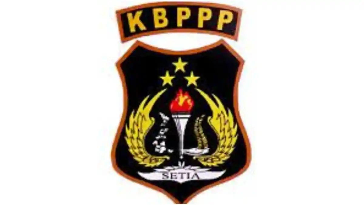 Bantu Warga Terdampak Covid-19, KBPP Polri Sulsel Vaksinasi Massal dan Bagikan Paket Sembako