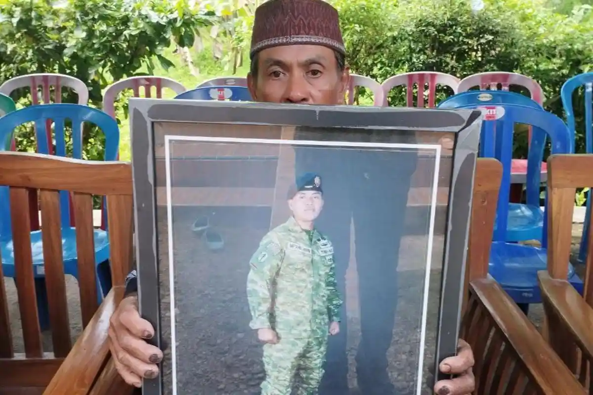 Pratu Miftahul Arifin Gugur di Baku Tembak KKB Papua, Istri: Terakhir Berpesan Menjaga Anak Kami