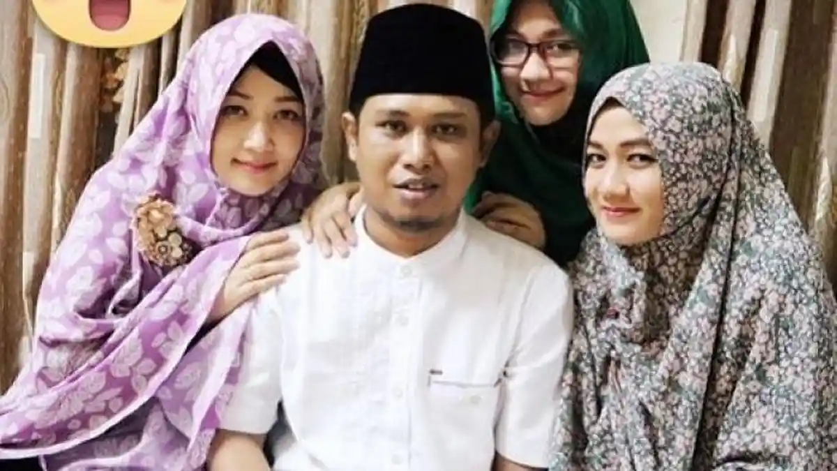 Pria Ini Punya Tiga Istri, Tinggal Serumah, Rukun, dan Saling Bantu Siapkan Jamu Kuat