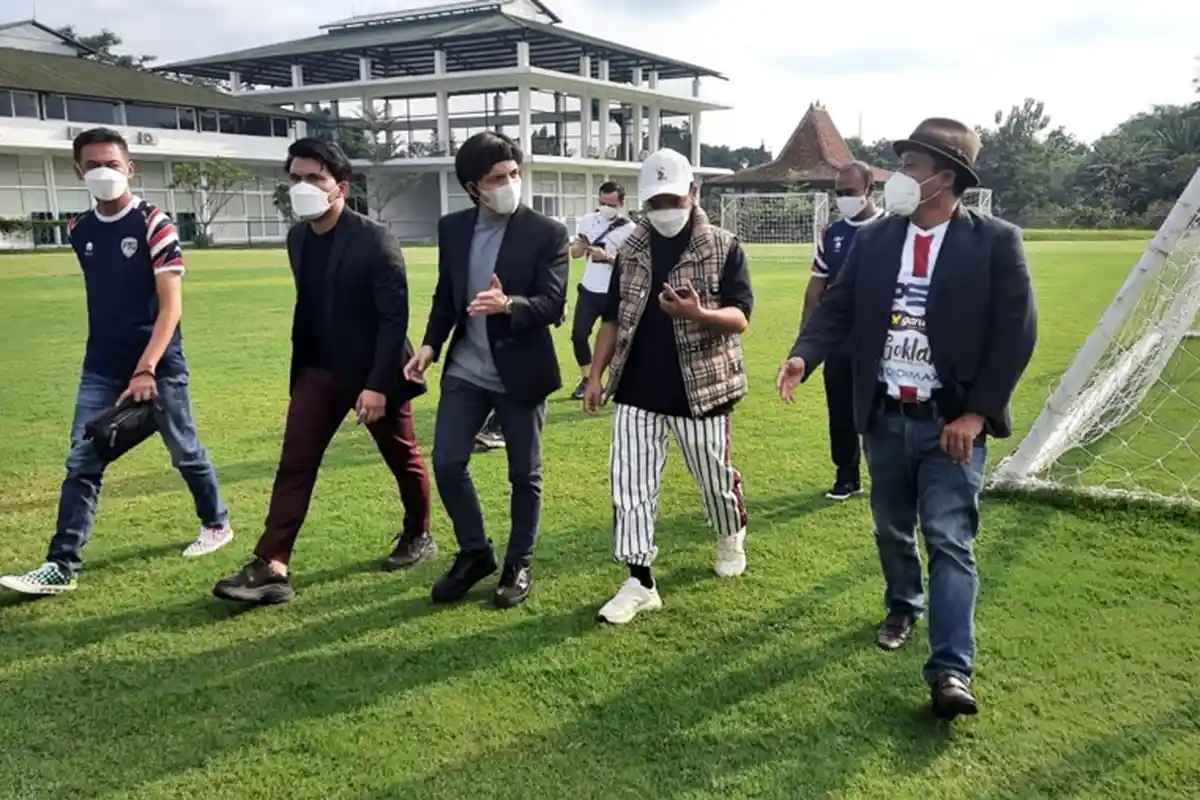 Bakal Berkolaborasi? Atta Halilintar dan Putra Siregar Nonton Latih Tanding PSG Pati di Yogyakarta