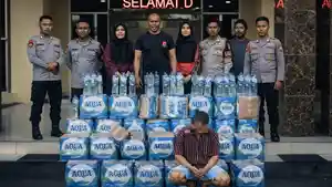 Sat-Samapta-Polres-Ternate-gagalkan-penyelundupan-1200-botol-cap-tikus.jpg