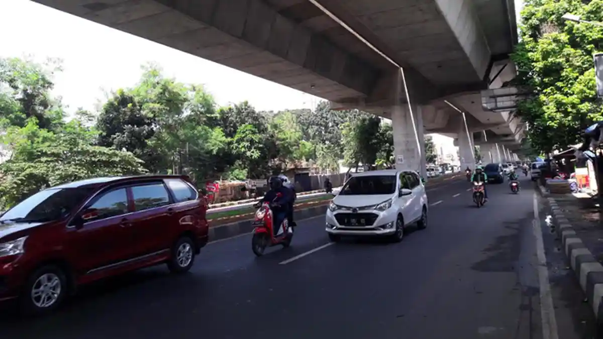 Lalu Lintas Dari Kampus UIKA Bogor Lancar ke Arah Undrepass Sholeh Iskandar
