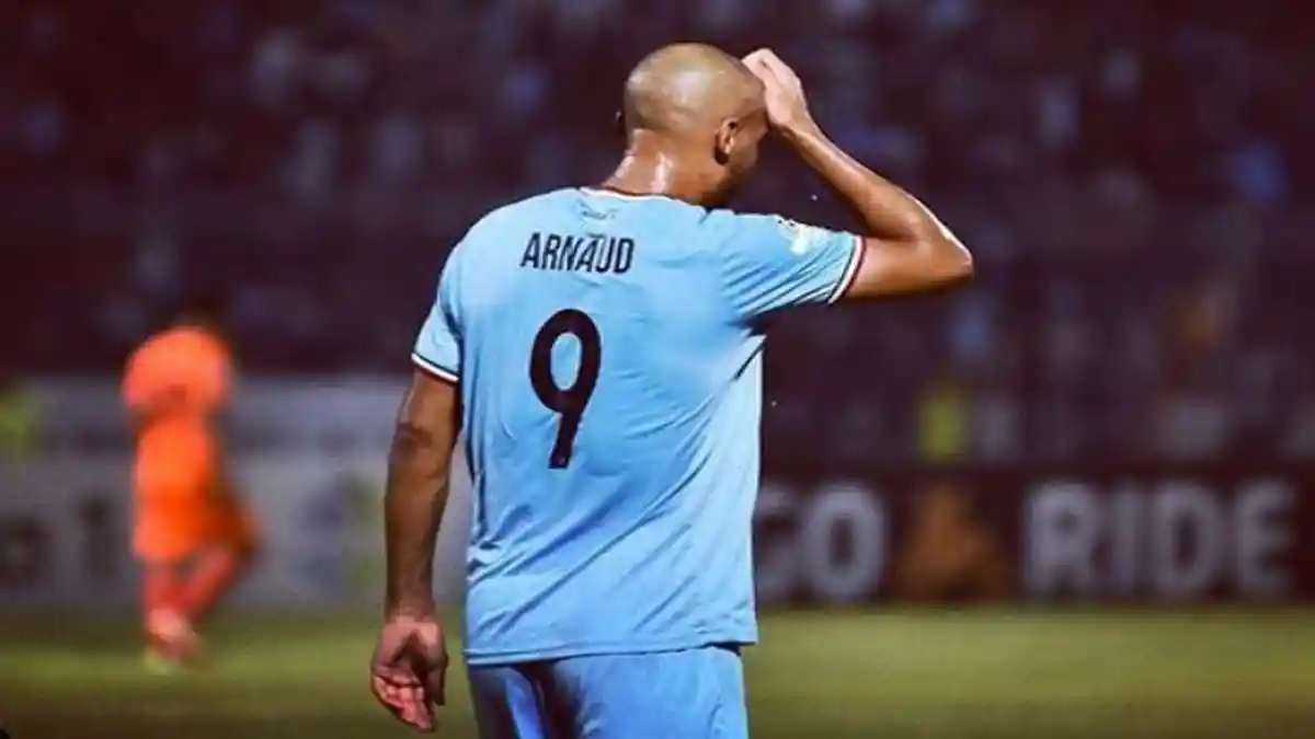 Loris Arnaud Batal ke Persebaya Surabaya, Bakal Gabung ke Persib Bandung atau Kalteng Putra?