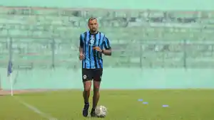 gustavo-almeida-saat-mengikuti-latihan-bersama-arema-fc-di-stadion-gajayana.jpg