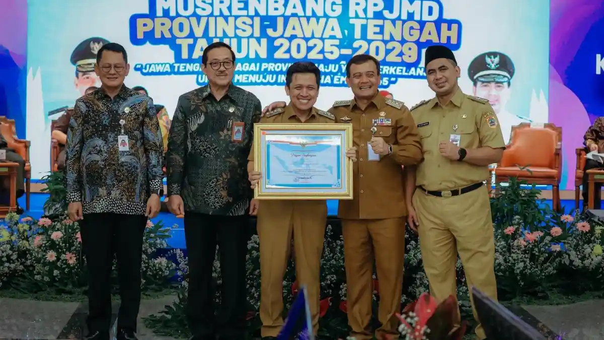 Wonosobo Terima Penghargaan Kinerja Pelayanan Publik 2024 dengan Predikat Prima