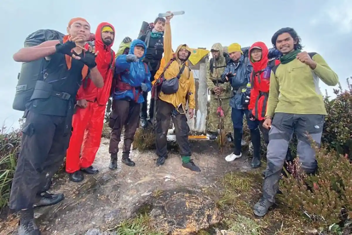 Ekspedisi Metalik Gapai Puncak Gunung Leuser Via Dinding Selatan di Ketinggian 3.119 mdpl