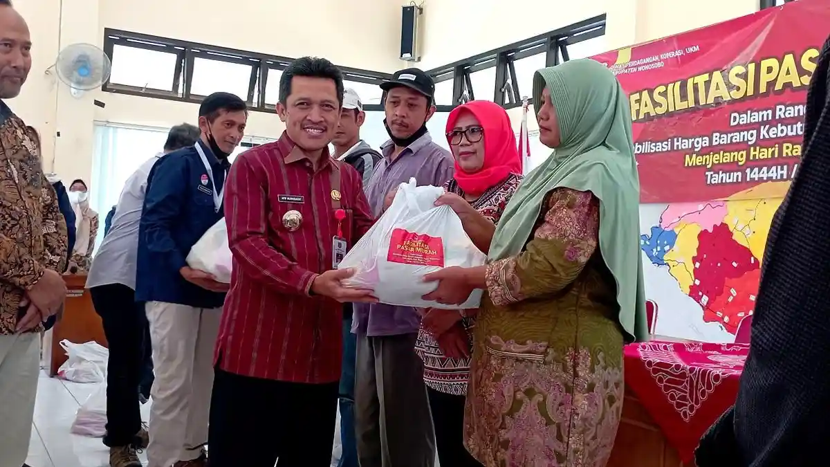 Jelang Hari Raya Idulfitri, 1.156 Paket Sembako Dijual di Pasar Murah Wonosobo 