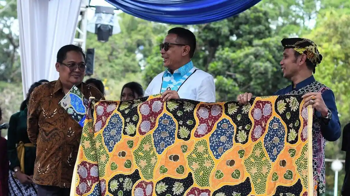 Kota Malang Kenalkan Batik Motif Sekar Jagad Pancawarna dalam Perayaan Hari Batik Nasional