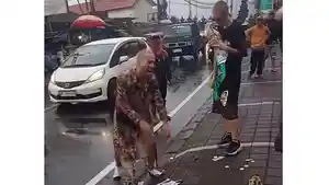 Dua-WNA-Rusia-yang-berteriak-teriak-di-Jalan-Raya-Bedugul.jpg