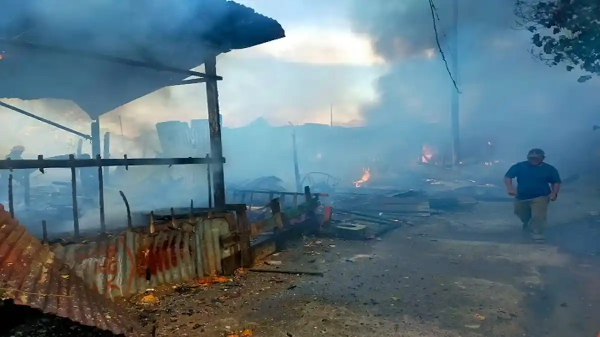 Kronologi Kebakaran 6 Unit Rumah dan 1 Unit Sepeda Motor di Padang
