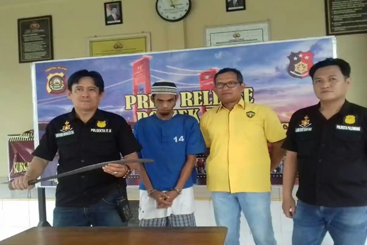 Hendra Nekat Rampok Minimarket Lalu Pasrah Saat Dikepung Massa