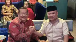 Ketua-PDIP-Sumut-Rapidin-Simbolon-dan-Sekretaris-Gerindra.jpg