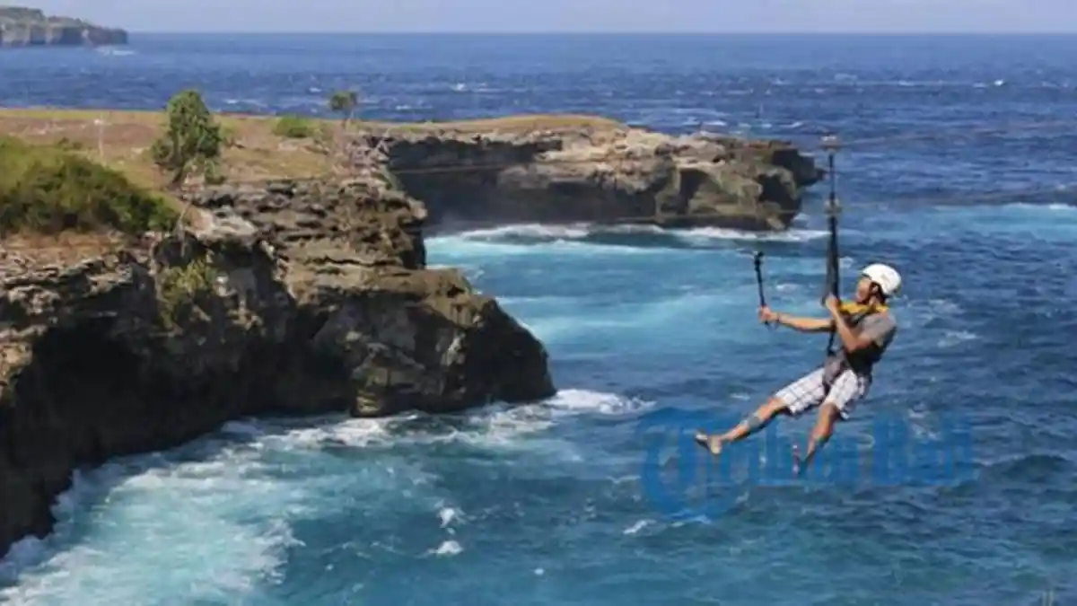 Flying Fox Paling Ekstrem di Bali, Lokasinya di Tepi Jurang, Anda Berani?