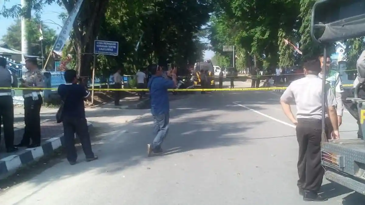 Kotak Berlakban Hitam Mirip Bom Ditemukan di Halaman Kantor di Poso