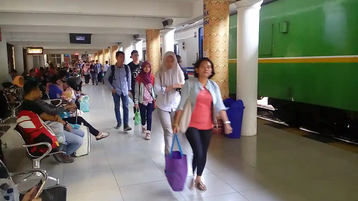 Penghujung Libur Panjang, Stasiun KA Kota Medan Masih Sepi