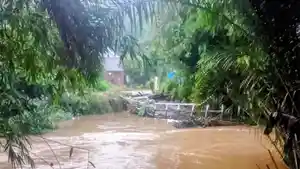 Jembatan-Roboh1806.jpg