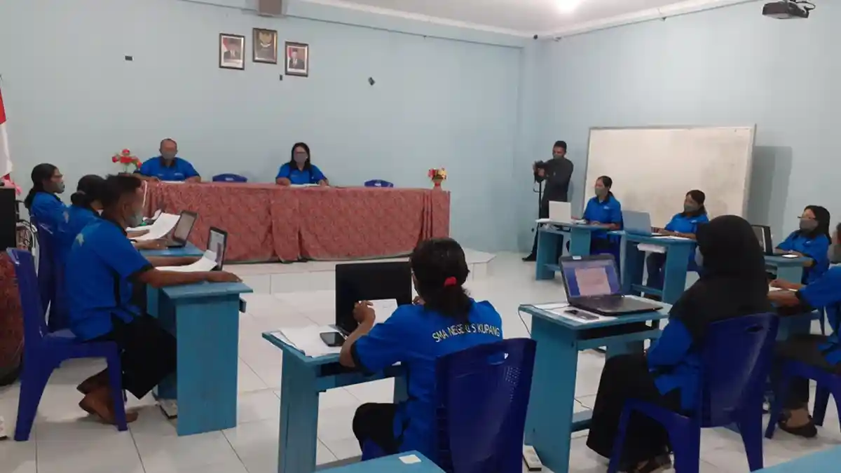 SMA Negeri 5 Kupang Buat Video Pembelajaran Covid-19