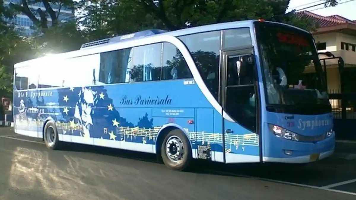 Bus Bergambar Kurang Pantas Diprotes Wali Murid