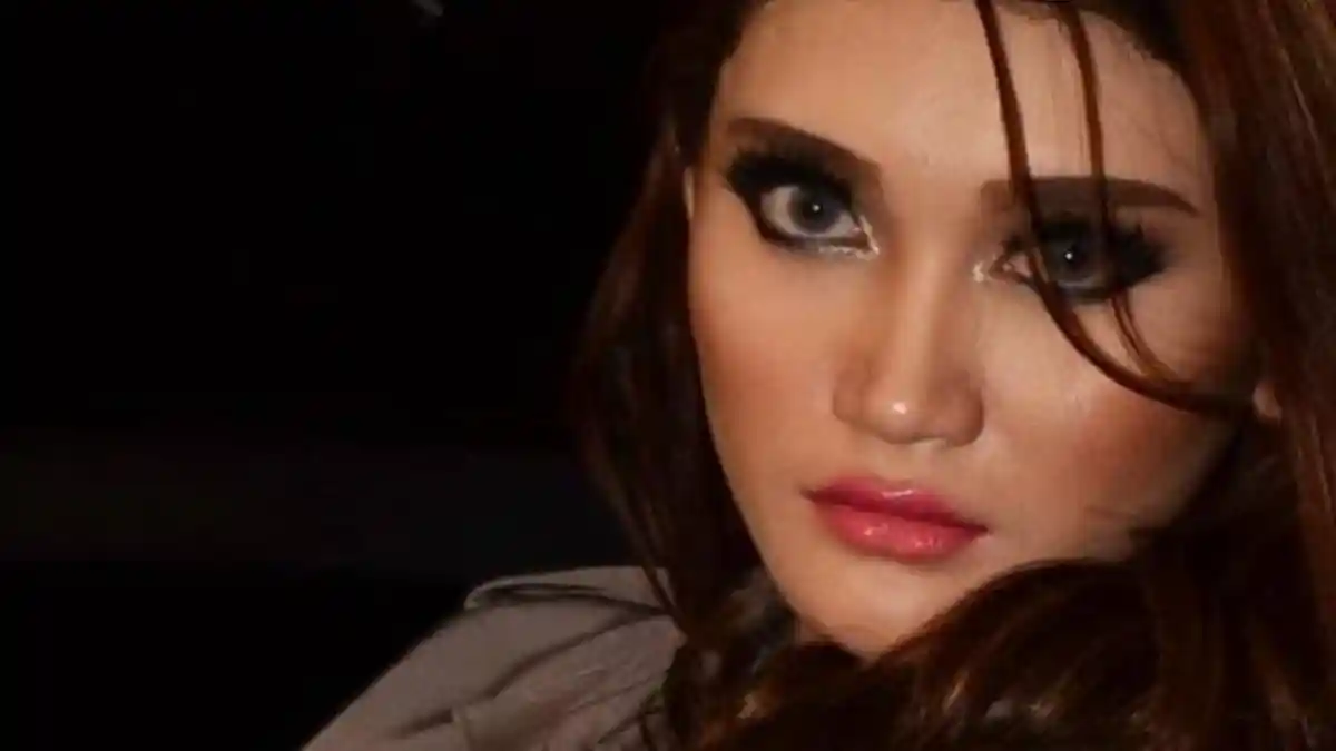 Tampil Seksi dengan Seragam Polisi, Dua Model Samarinda Diperiksa Polisi