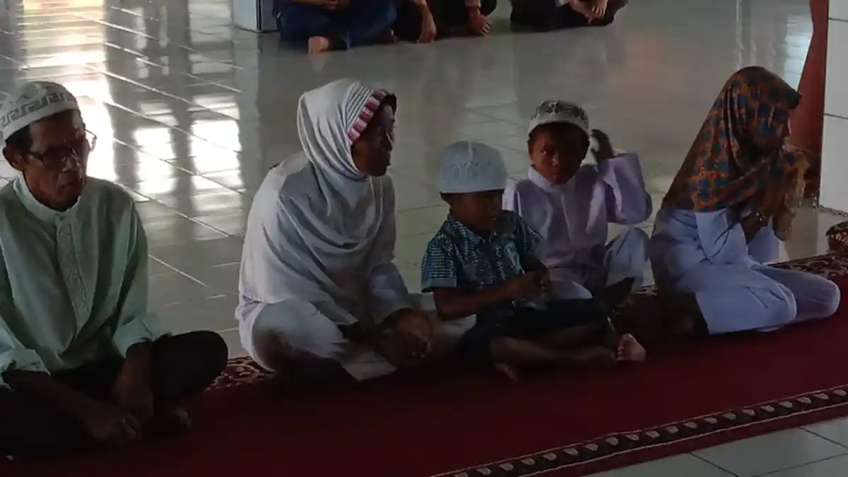 Empat Warga Suku Anak Dalam di Sarolangun Jambi Putuskan Masuk Islam