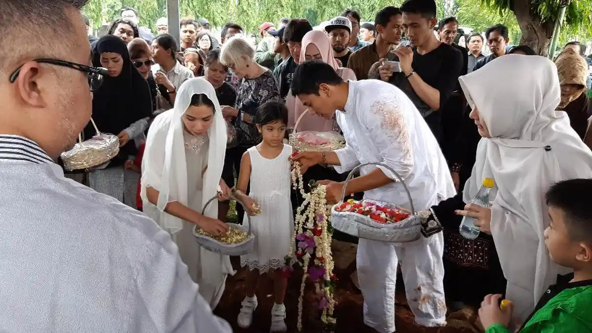 Vino G Bastian Sebut Ibunya Tak Pernah Menyeluh Sakit