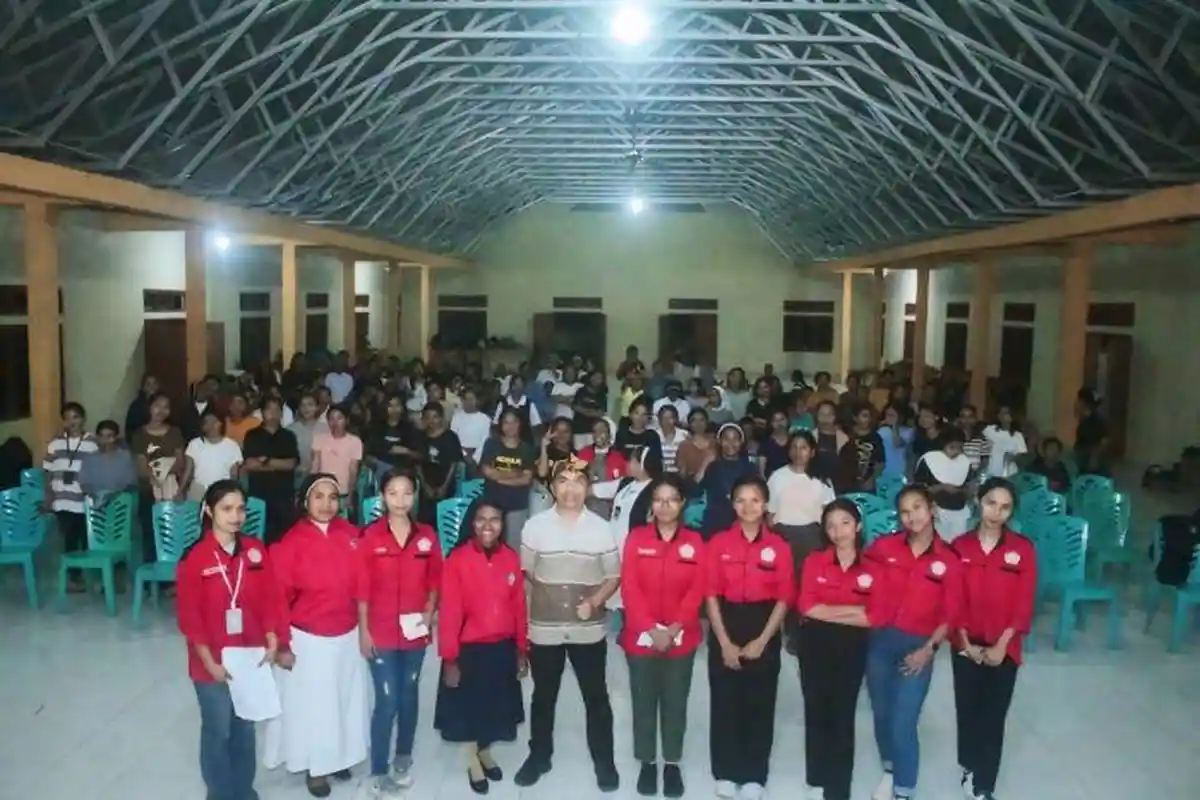 Manfaatkan Kegiatan Bina Akrab, HMPS PG PAUD Unika St Paulus Ruteng Gelar Lomba Debat